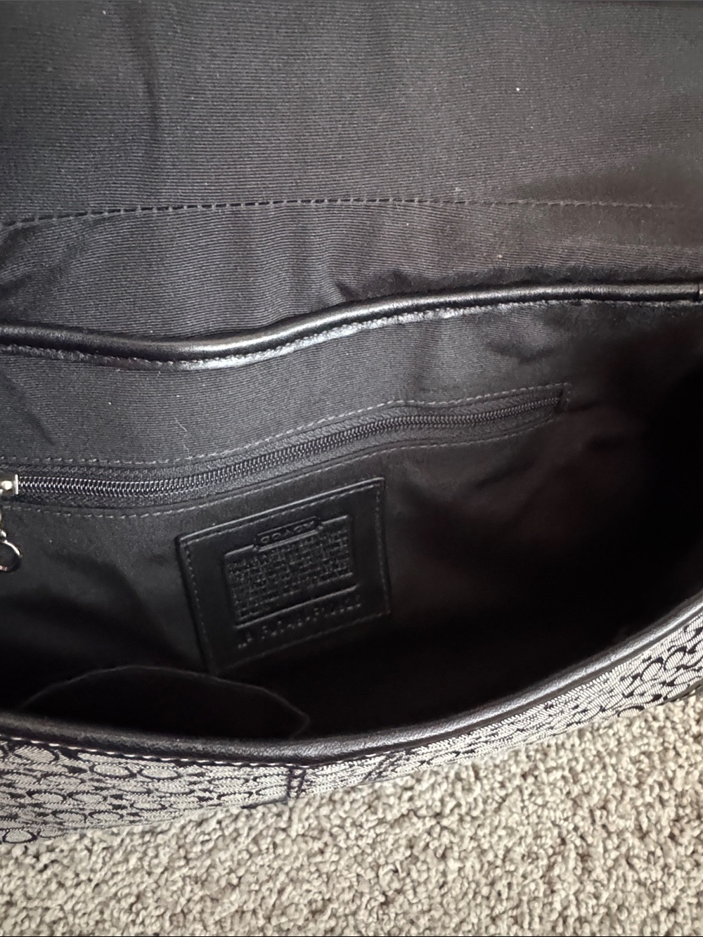 Vintage Coach Black Signature Canvas Shoulder Bag with Matching Wallet - Picture 7 of 12